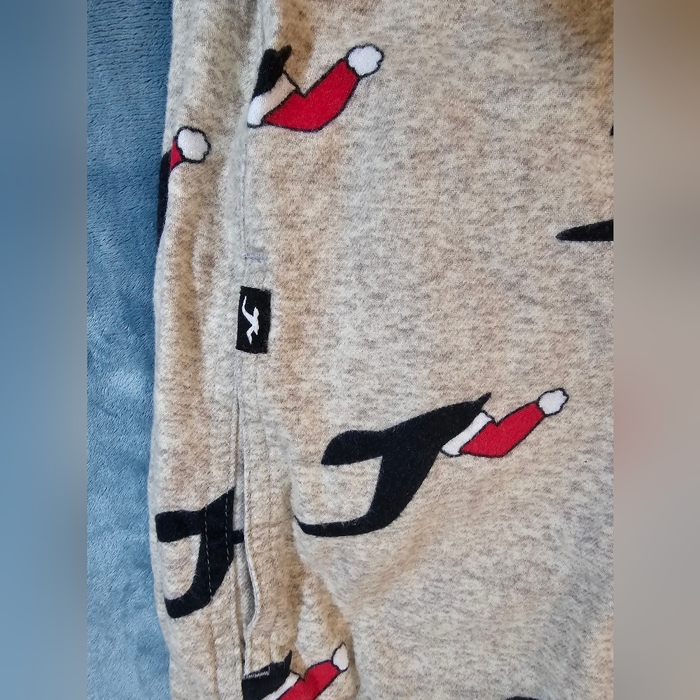 Hollister Mens  Beige Christmas Joggers with Black and Red Print  Mens Size M - Picture 14 of 14